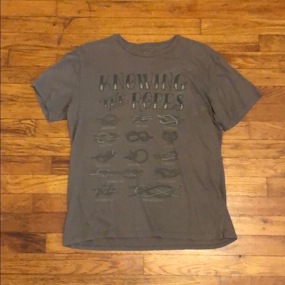 Vintage looking gap graphic tee medium